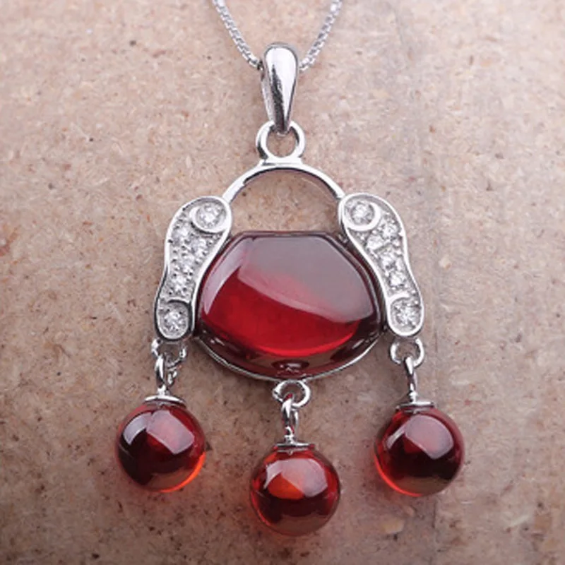 

Original 925 Silver Garnet beads lock necklace Natural semi-precious stone Garnet pendant jewelry atmosphere girlfriend gift
