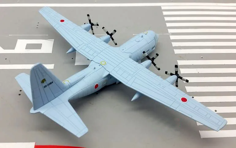 Специальное предложение 1: 250 модель японских сил самообороны C-130H летательных