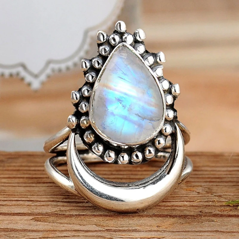 

Vintage Crescent Moon Imitation Moonstone Ring Boho Teardrop Statement Stone Ring for Women Fashion Jewelry Gift