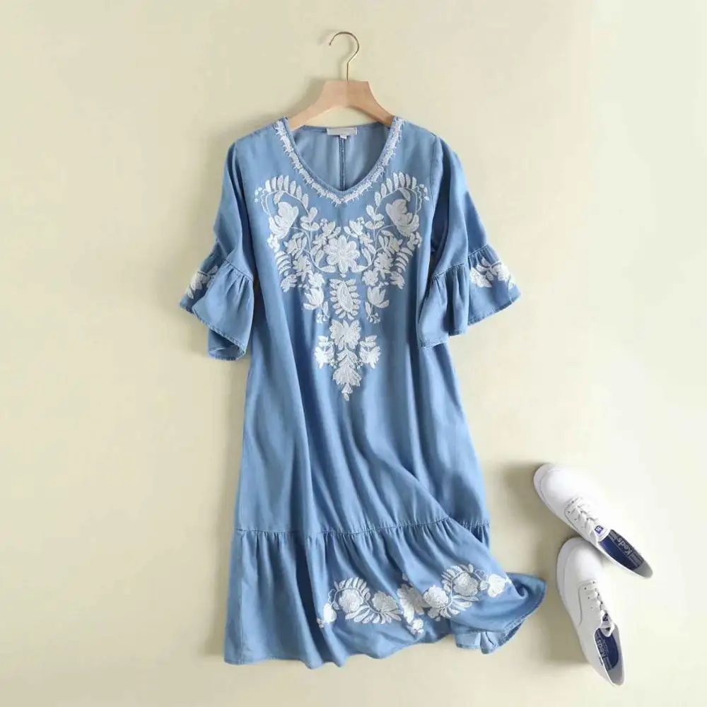 as the picture Women Vintage Blue Denim Dress Lady V Neck Flare Sleeve Summer Casual Floral Embroidery Dress Plus Size vestido - Цвет: as the picture