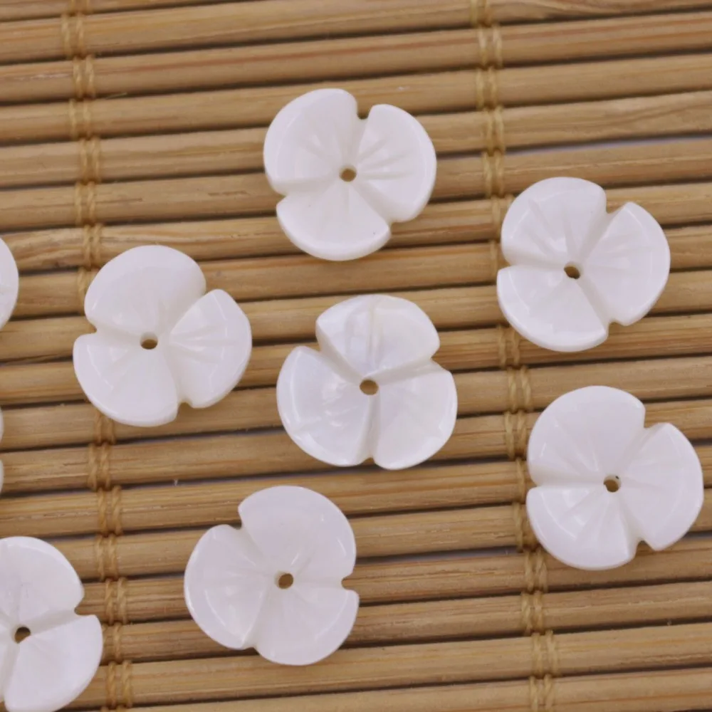 50 PCS  Shell Flower Natural White Mother of Pearl Jewelry Making 3 Petals