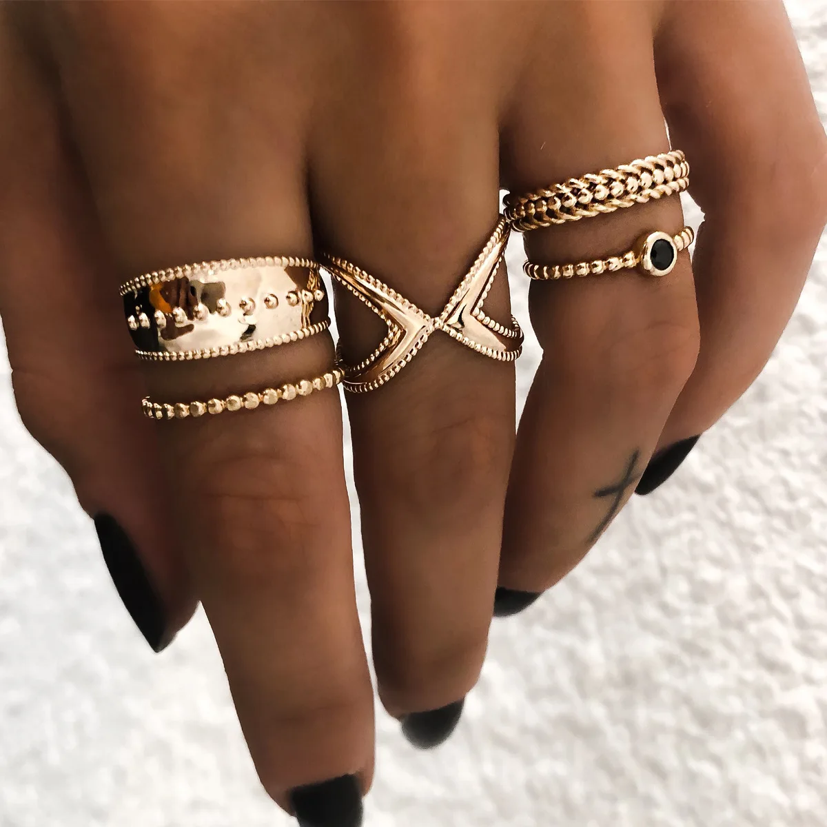 

5 Pcs/ Set Classic Gold Colour Rings Geometrical Irregular Ring Set Lady Charm Costume Jewelry Accessories Midi Rings For Women