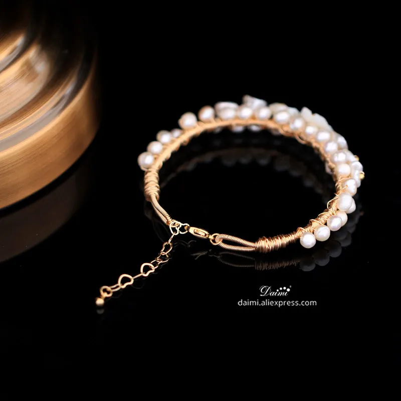 DMBFP200 Handmade Pearl Bracelet Bangles Designer Jewelry For Women Natural Pearl Shell Flower Gentle And Sweet White Wrist