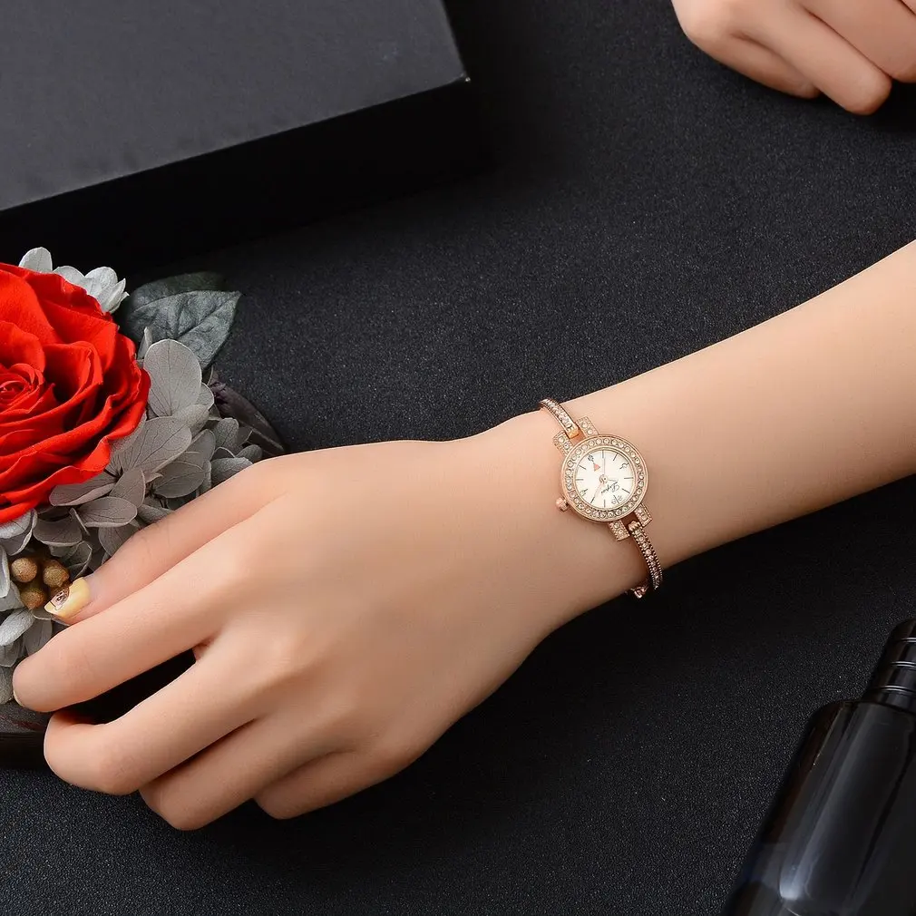 Новые деловые простые женские кварцевые часы с блестящими стразами тонкая