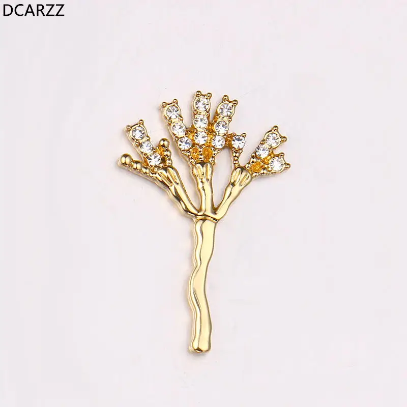 Металлическая брошь в виде пенициллина