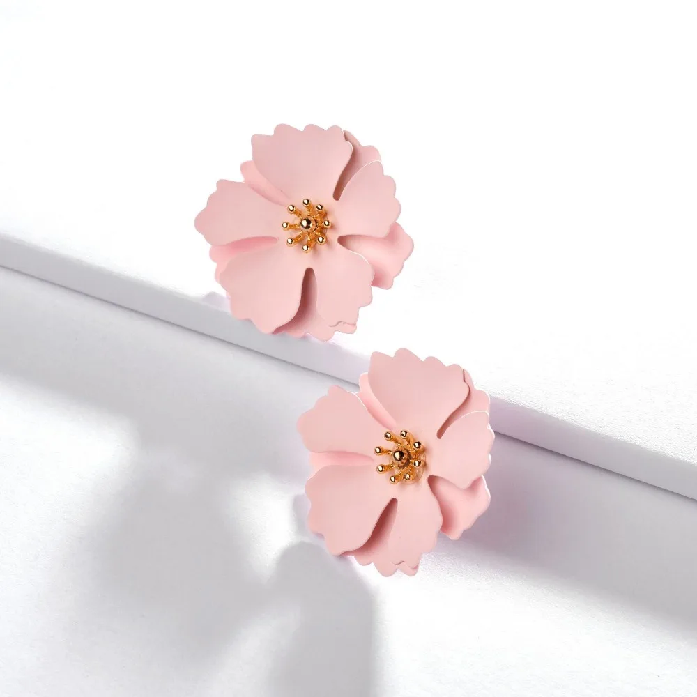wing yuk tak Boho Small Flower Earrings For Women Hot Fashion Colourful Metal Stud 2019 Jewelry Wholesale | Украшения и