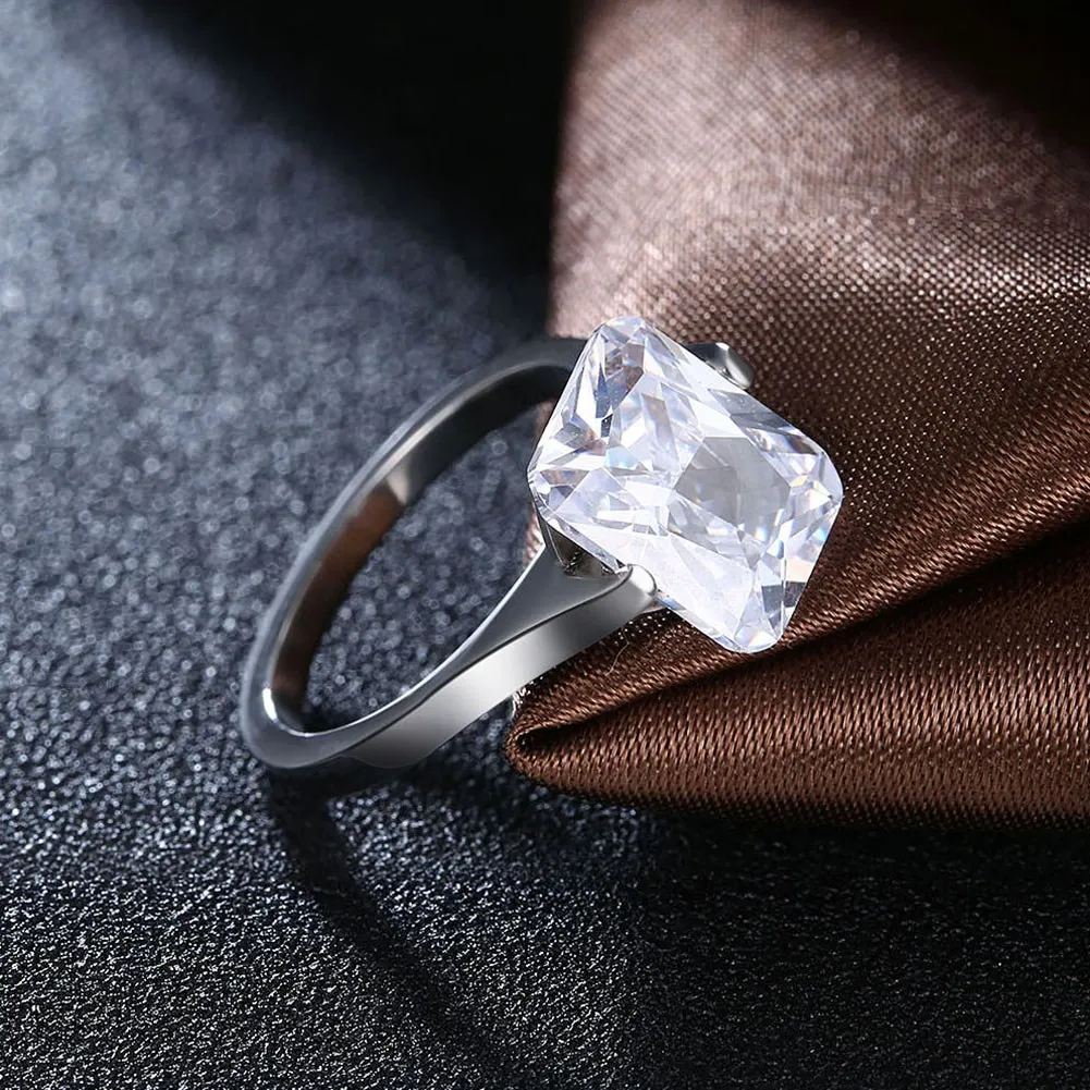 Женское Обручальное кольцо с квадратным камнем из титана