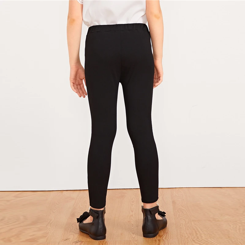 SHEIN kids/однотонные штаны для девочек с эластичной резинкой на талии; детская одежда; коллекция года; сезон весна; зауженные брюки с двумя пуговицами; повседневные Леггинсы