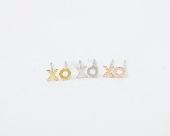 Женская мода "XO" серьги-гвоздики с буквами стиль серьги цвет