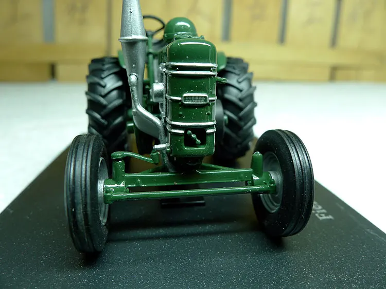 Сельскохозяйственные тракторы UH 1:43 Field Marshall Series 3 1949 6063 игрушки из сплава для