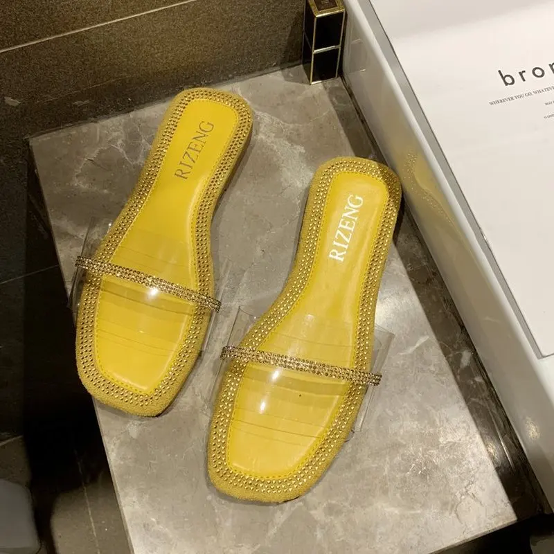 

2019 New Summer Slippers Female Wear Fashion Wild Rhinestone Crystal Transparent Flat Slippers Women Shoes Woman Beach Slippers