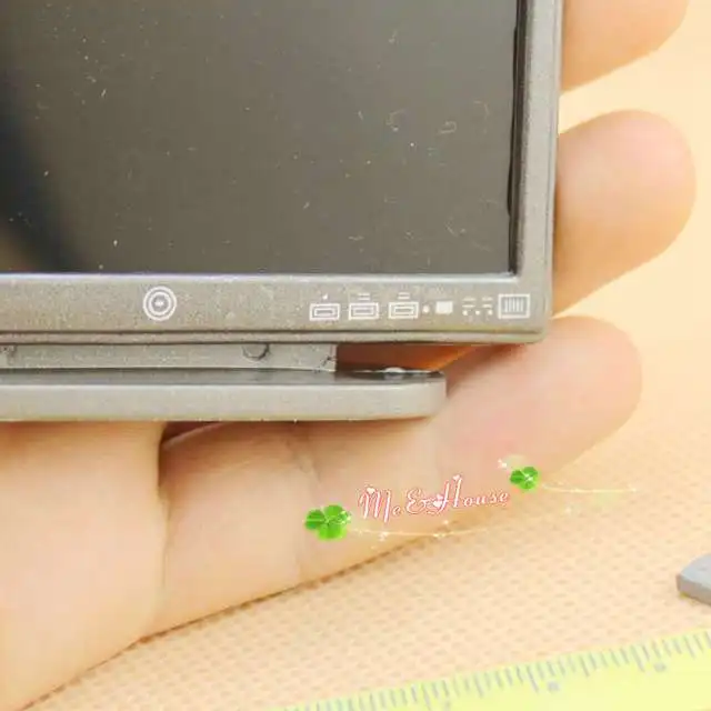

Mini Dollhouse Accessories LCD TV with remote control