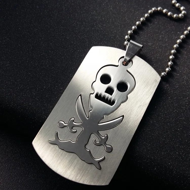 

Gift Stainless Steel Game Anime Skull Skeleton Necklace Pirate Logo Necklace Men's Double Layer Detachable Skull Taro Necklac
