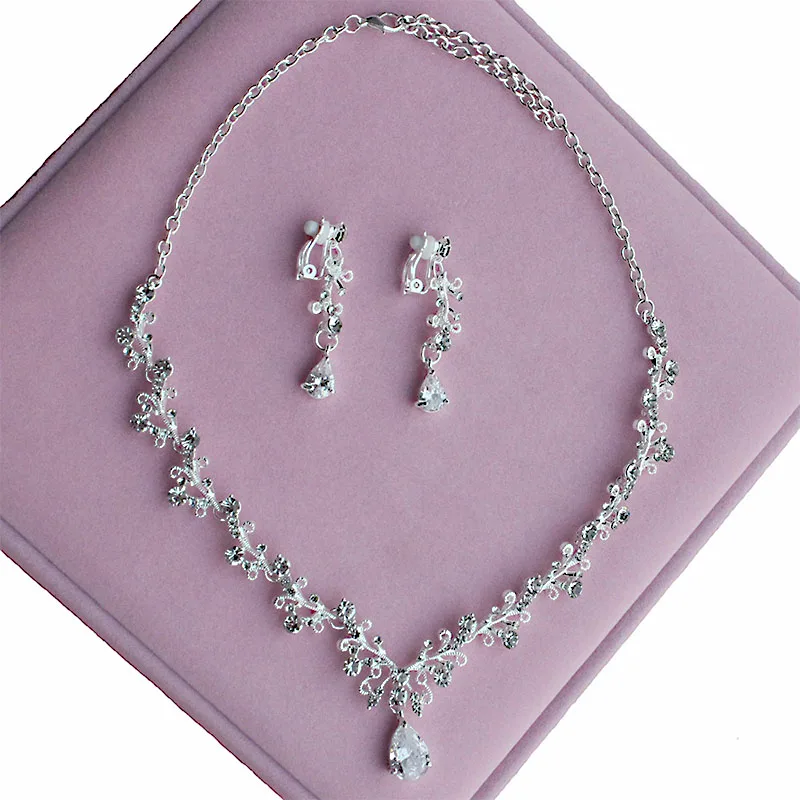 Ожерелье и серьги Стразы в форме капли серебряного цвета с кристаллами набор