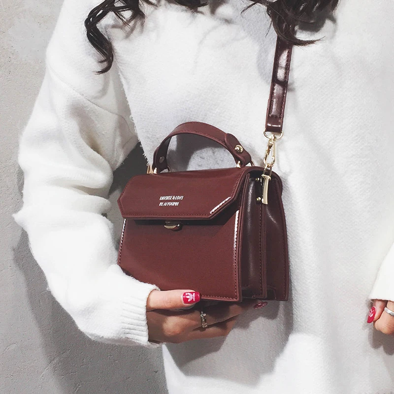 Сумка на плечо женская маленькая из экокожи модный дизайнерский саквояж