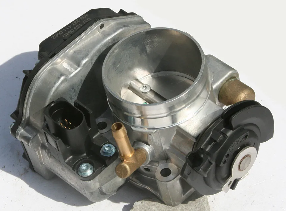 Корпус дроссельной заслонки с двигателем и TPS для Volkswagen Golf III Seat Toledo 1 6 1.6i OE 037133064D 408