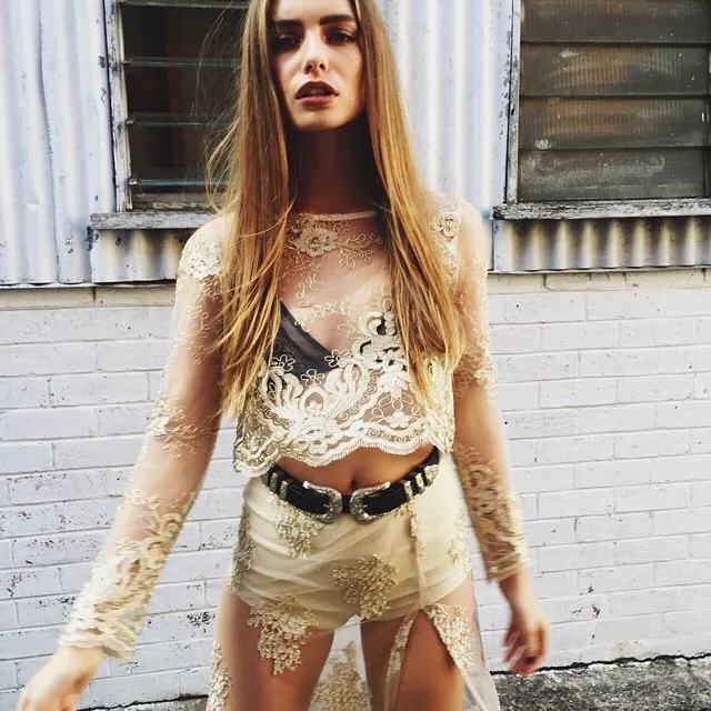 2016 Вышивка Блузка Горячей Продажи Кружева Лоскутное Сексуальная Выдалбливают