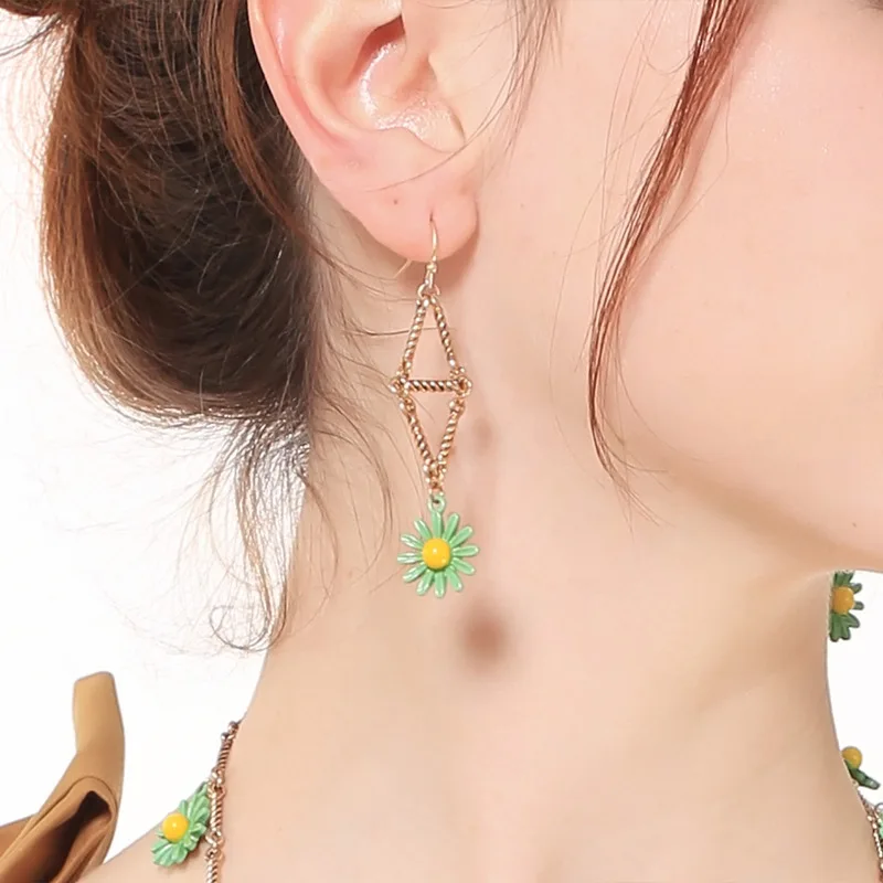 Простые милые летние Зеленые Полимерные подвесные металлические серьги в виде