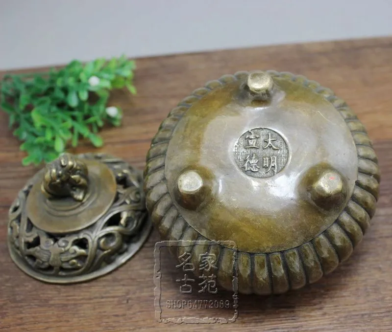 

Antique bronze crafts brass copper incense burner ornaments carved ears Ming Xuande