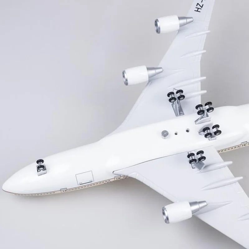 1/150 масштаб 47 см самолет Boeing B747-400 самолет Saudi Arabian Airlines модель W светильник и колеса литой под давлением пластиковый самолет