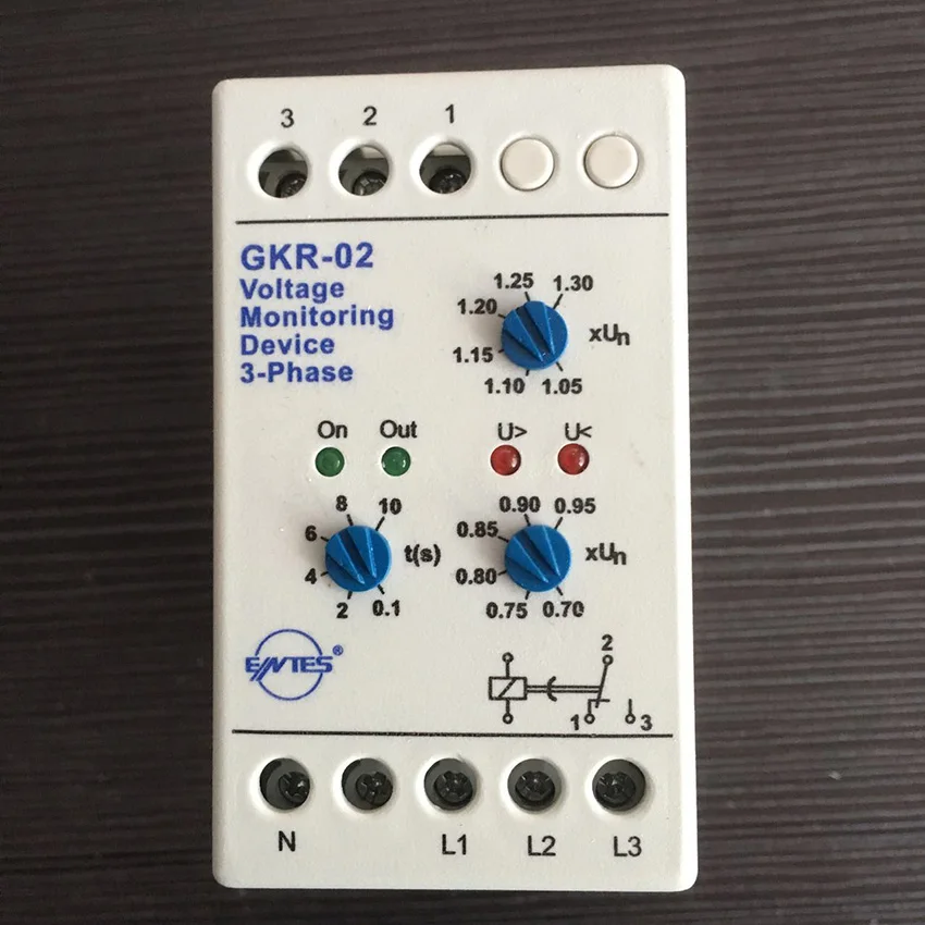 Устройство для контроля напряжения реле защиты двигателя от сбоя фазы и