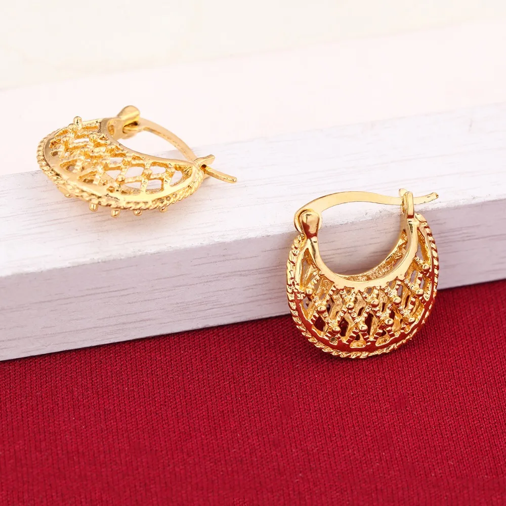 Новое поступление хороший подарок серьги гвоздики золотого цвета для женщин