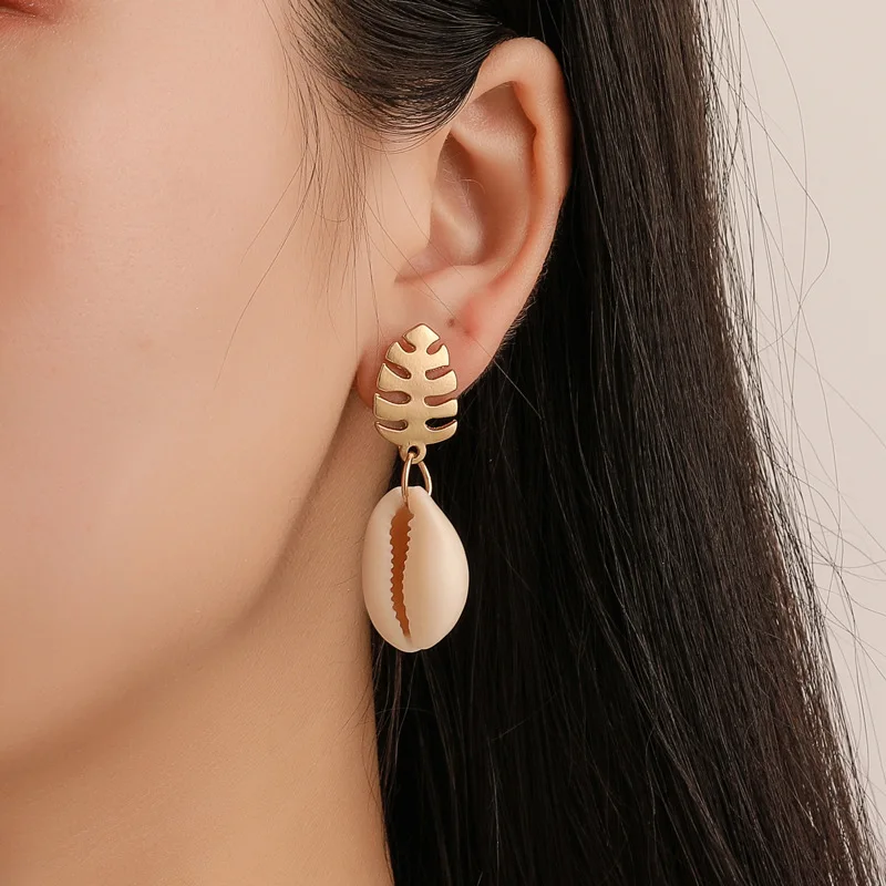 

Eurasian Gold Earrings Fashion simple natural shell earrings temperament Baitao leaf manufacturers direct sales