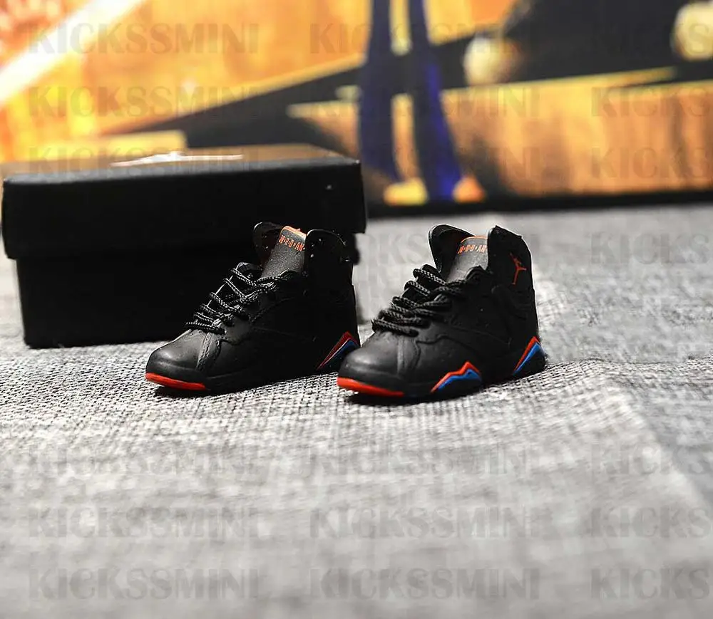 a pair(naked shoe) Дропшиппинг наивысшего качества AJ7 Raptors тапки брелки 1/6 масштаб 3D Мини тапки для обуви JORDAN Брелок Кукла аксессуар - Color: a pair(naked shoe)