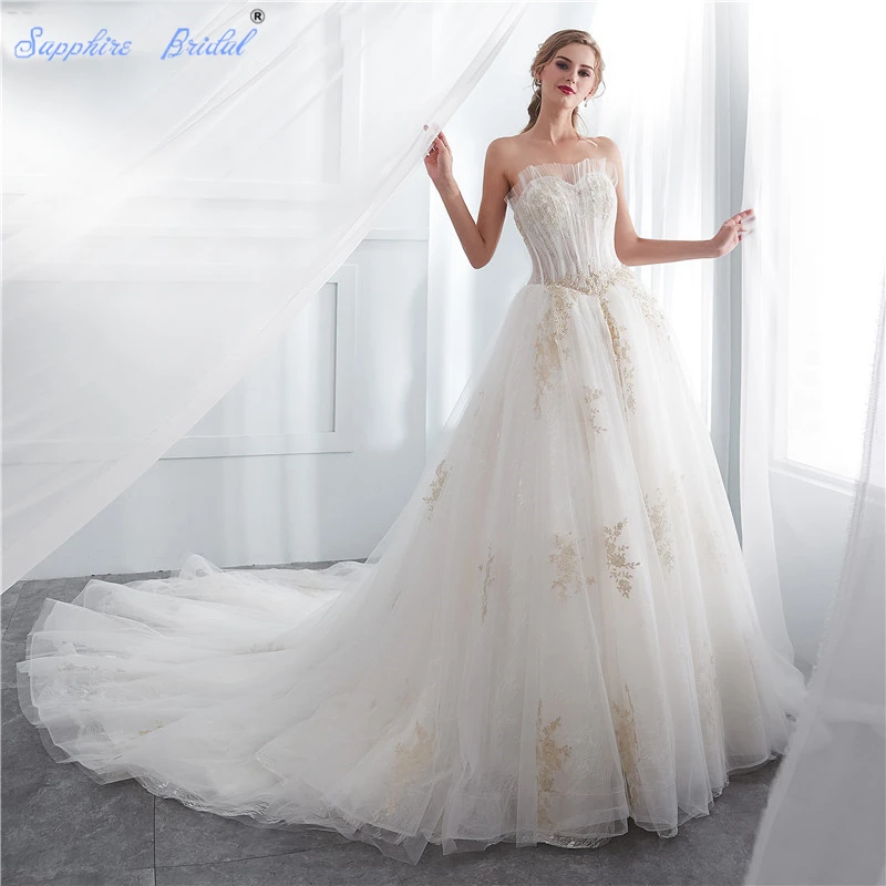 Сапфировое свадебное винтажное платье без бретелек со шнуровкой белого цвета и