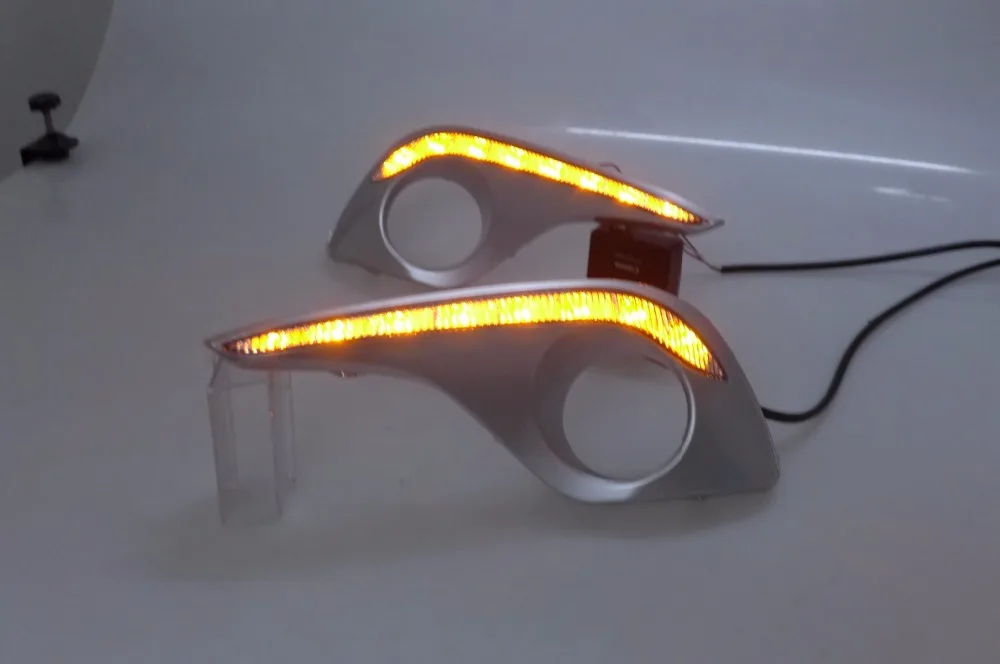 

Osmrk led drl daytime running light for Toyota highlander 2012-2013 with moving yellow turn signals