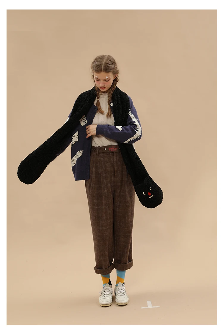 Корейский зимний толстый теплый черный шарф из овечьей шерсти для девочек, Женский плюшевый шарф с воротником в консервативном стиле, длинные шарфы с мультяшной вышивкой