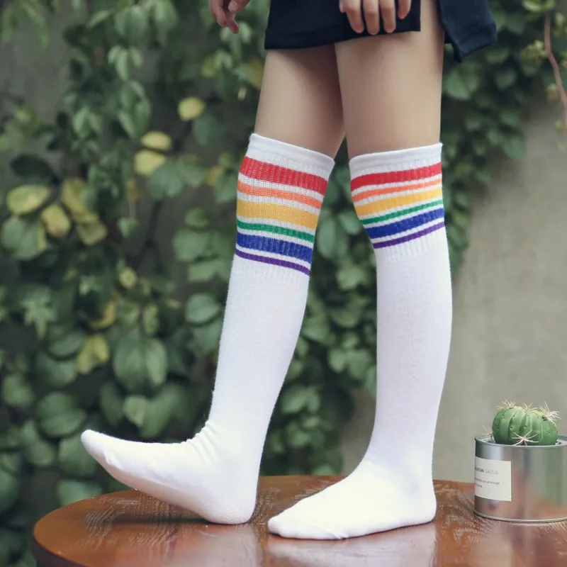 Высокое качество! 2 пары детские носочки/Новые модные хлопковые в радужную