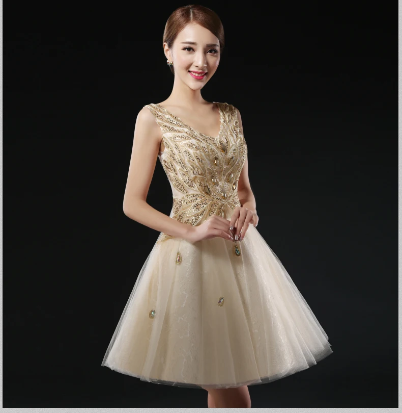 Классическое вечернее платье-трапеция с V-образным вырезом без рукавов | Свадьбы