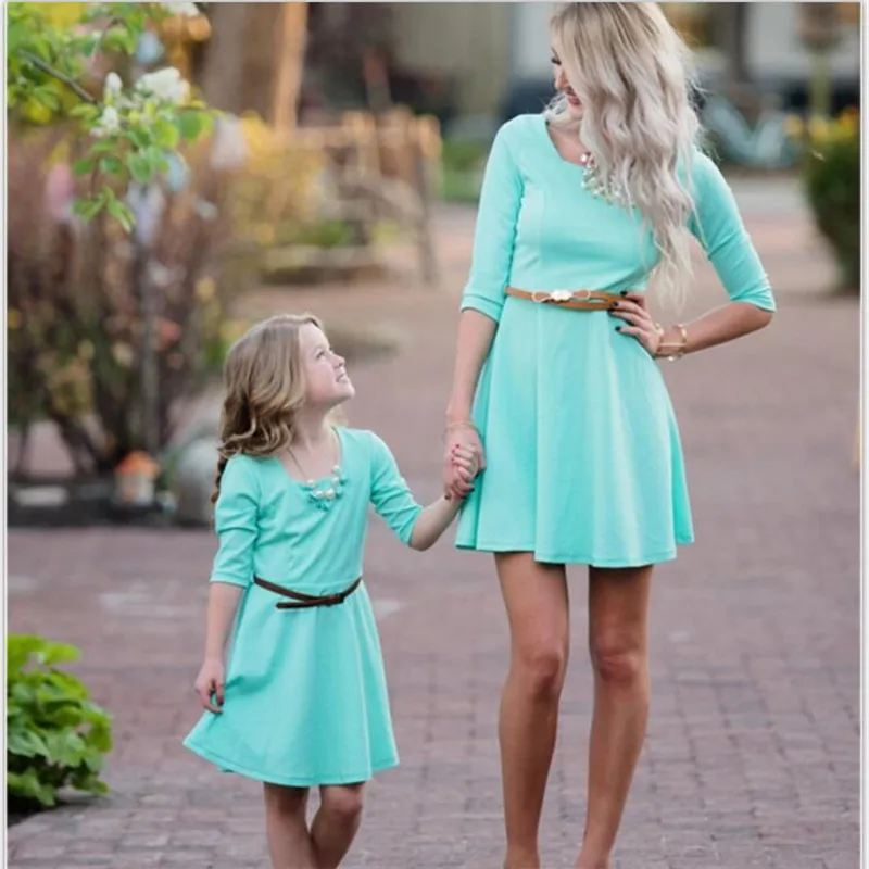 

Summer Mommy and Me Solid Color Dresses Family Matching Outfits Mother Daughter Three Quarter Sleeve Dress Vacation Clothing D91
