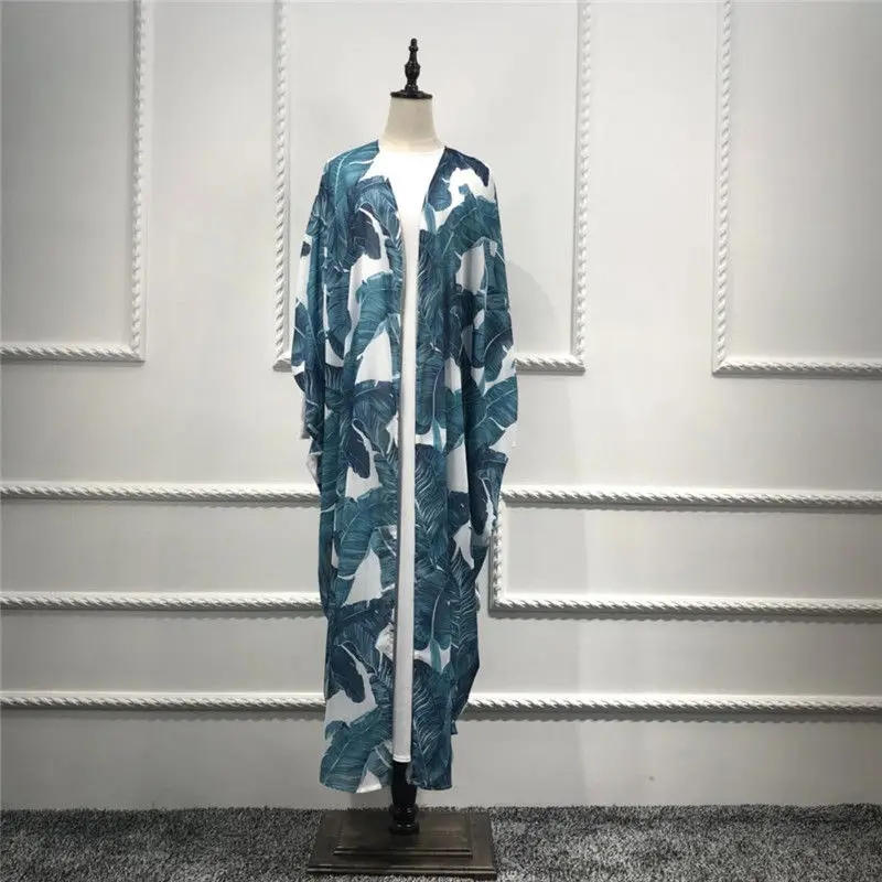 Мусульманское платье с рукавами летучая мышь принтом перьев зеленое