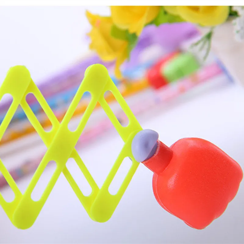 Лидер продаж дешевый выдвижной пистолет с кулаком упругая игрушка смешные