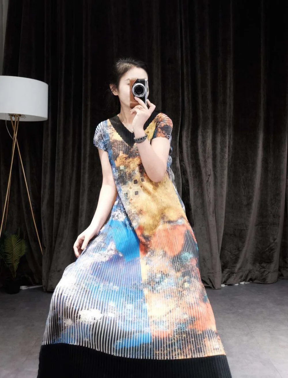 

HOT SELLING Miyake fashion fold print short sleeve v-neck a-line long dress IN STOCK