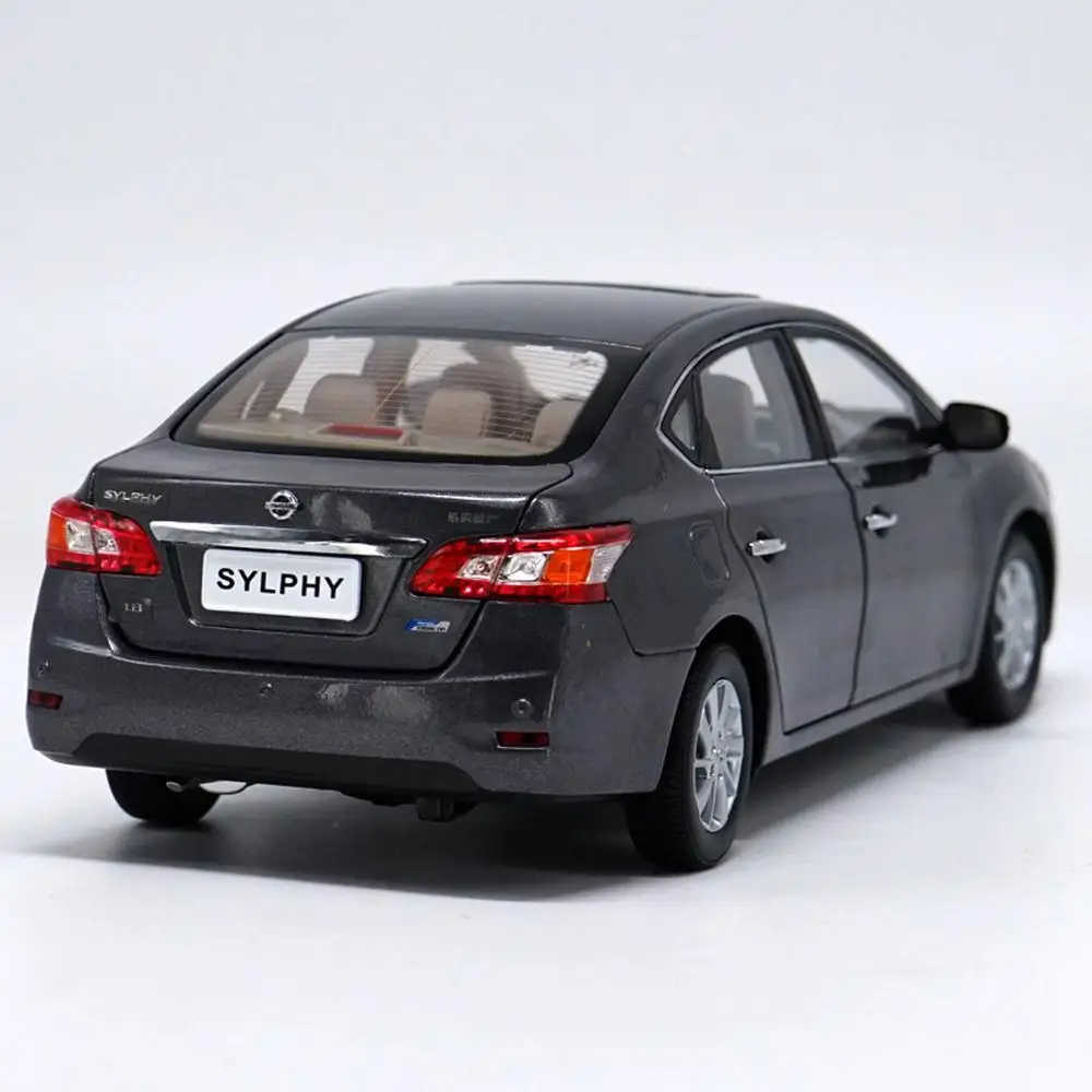 Коллекция литых под давлением моделей автомобилей NISSAN SYLPHY 1/18 в масштабе