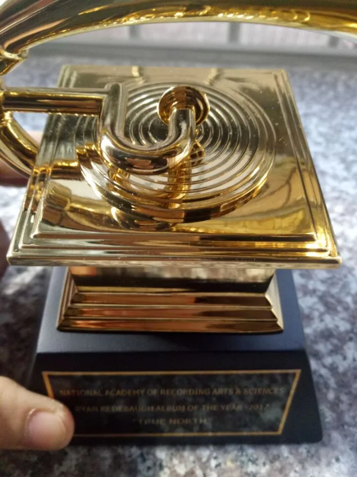 Grammy Award граммофон металлический трофей 1:1 Размер нарас музыкальная сувенирная награда статуя