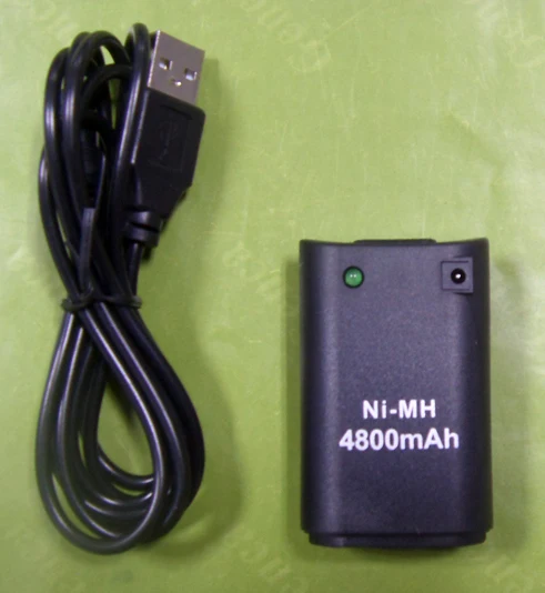 Черный/белый перезаряжаемый аккумулятор 4800 мАч с usb кабелем для зарядки