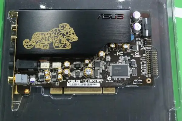 Используется ASUS Xonar Essence ST Tiger Card независимая звуковая карта PCI интерфейс
