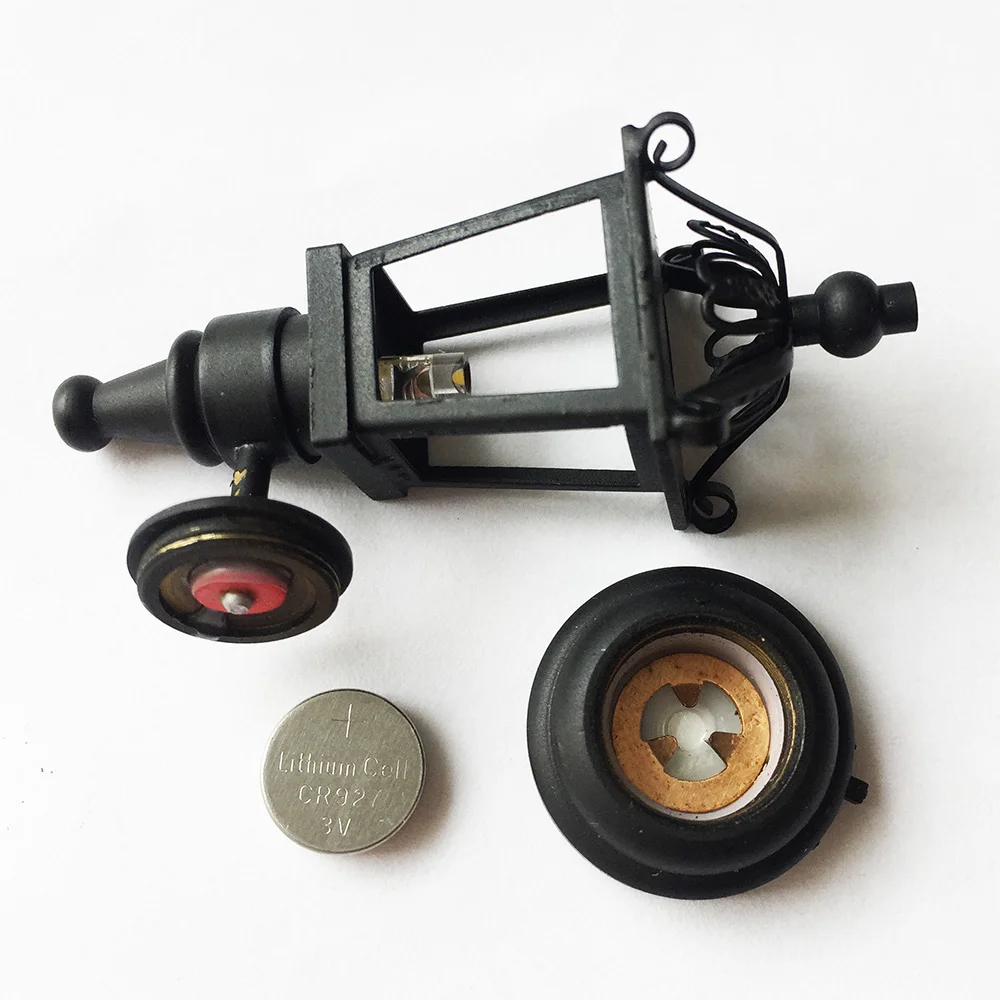 

1:12 Dollhouse Miniature Black Copper Wall Light LED Lamp Classic Toy Doll Accessory LW017E