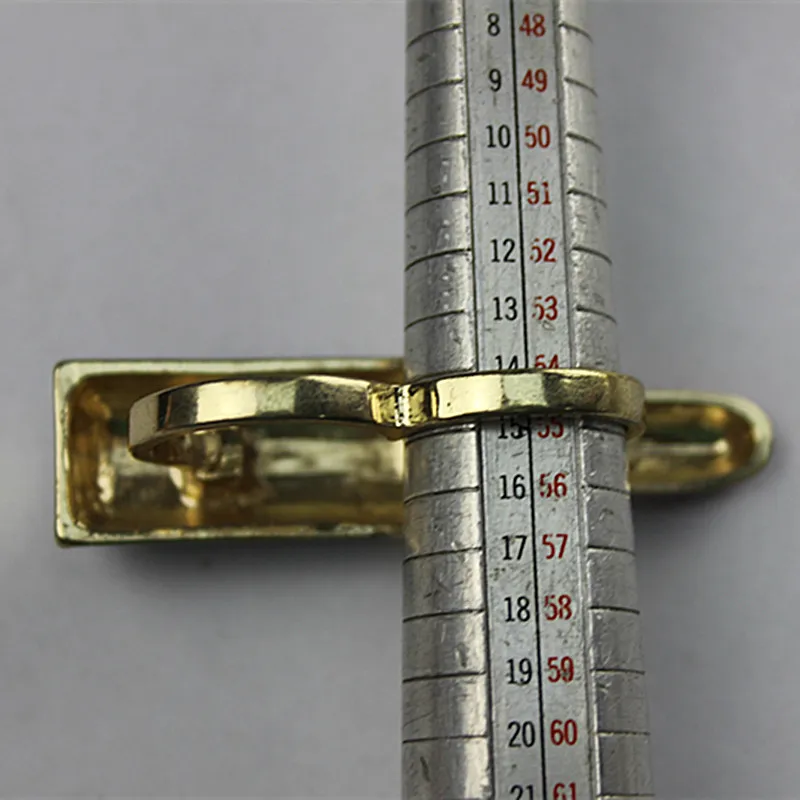 Массивное кольцо в форме губной помады Модные женские ювелирные изделия стиле