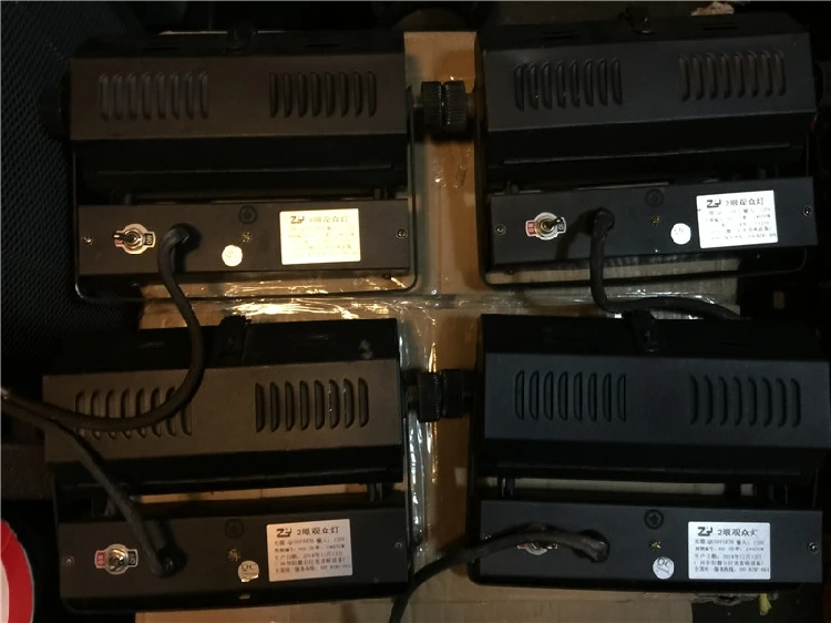

2*650W 120V Two audience light eyes audience light bulb stage lighting