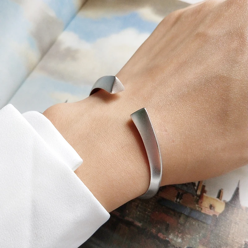 

100% 925 Sterling Silver Smooth RTriangular Prism Grind Open Bracelets & Bangles For Women Minimalism Lady Fashion Jewellery