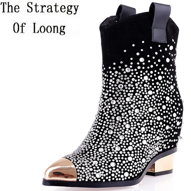 Зимняя женская обувь на толстом среднем каблуке с острым носком из натуральной