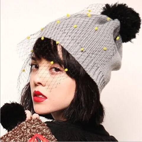 1 шт./лот) хлопок Женская мода Skullies& Beanies романтические цветные снежинки Чистая Пряжа Мантилья шапки(черный, серый