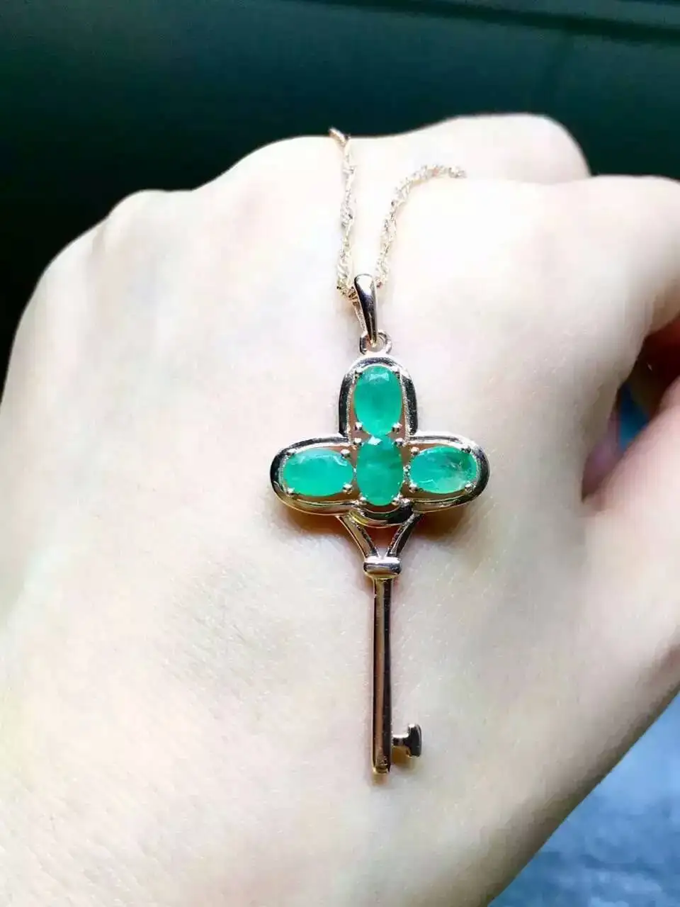 

natural green emerald pendant S925 silver Natural gemstone Pendant Necklace trendy Elegant key clover women party party jewelry