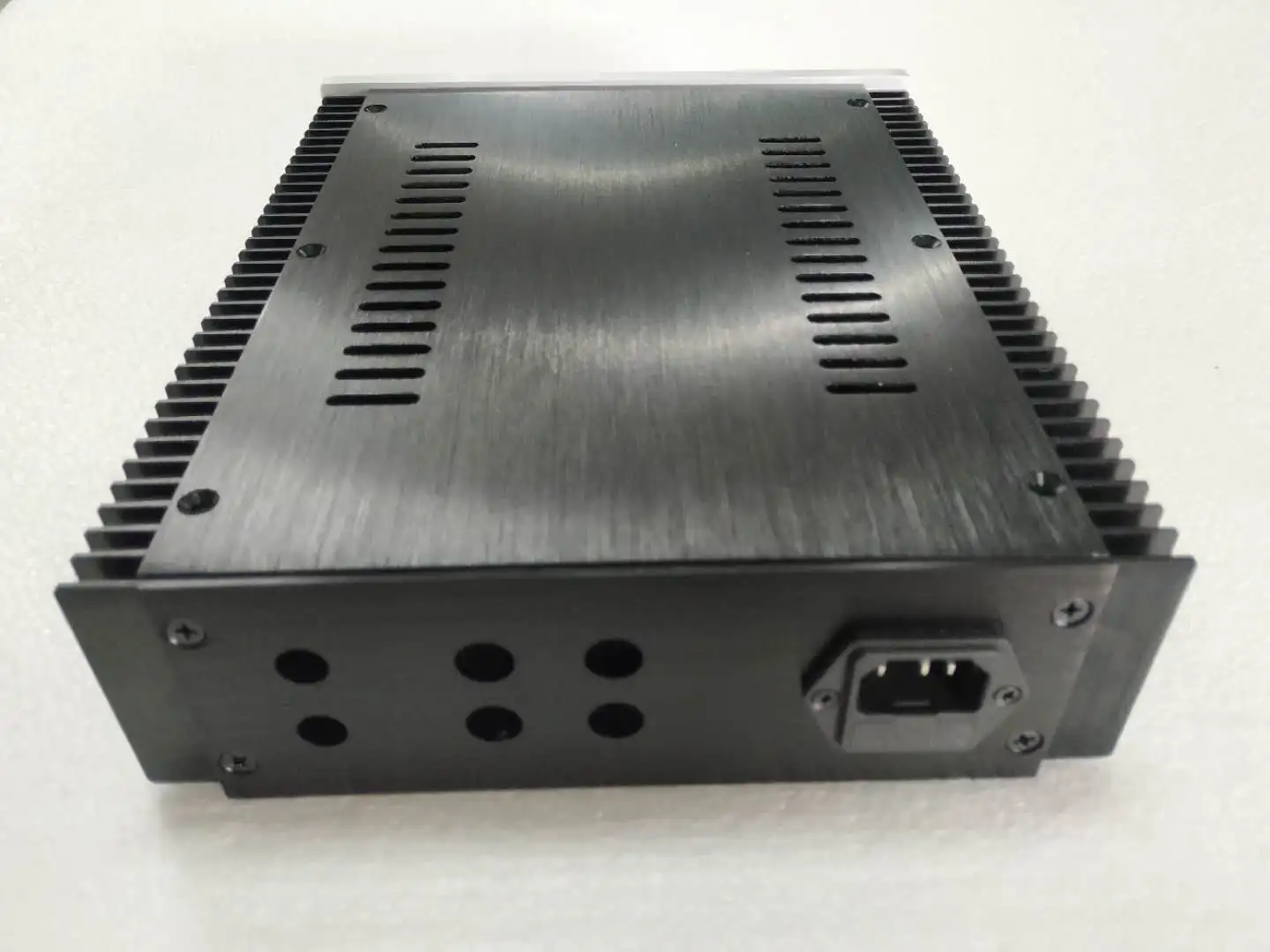 Двойной радиатор серии BRZHIFI BZ2107 алюминиевый чехол для усилителя