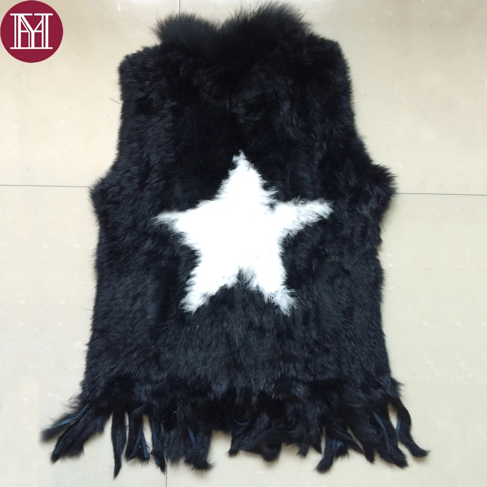 Зимний жилет из натурального кроличьего меха с воротником енота белая